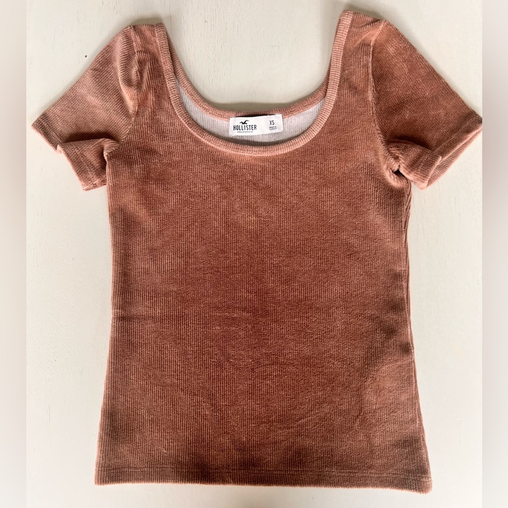 Hollister, short sleeve top.